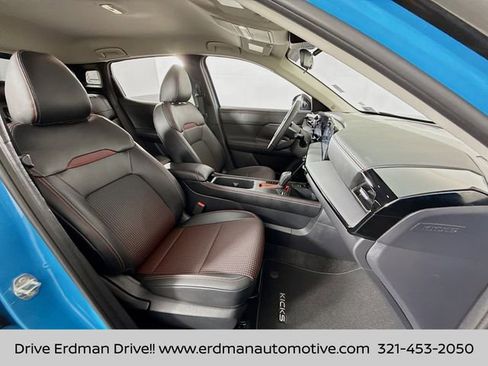 Certified 2025 Nissan Kicks SR image 24