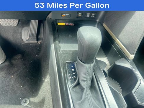 Used 2025 Toyota Camry LE FWD image 18