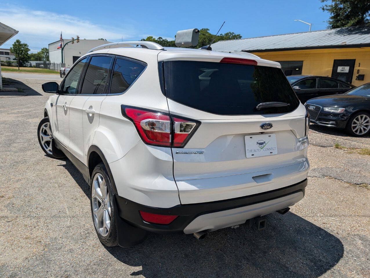 Used 2017 Ford Escape Titanium w/ Equipment Group 301A FWD image 8