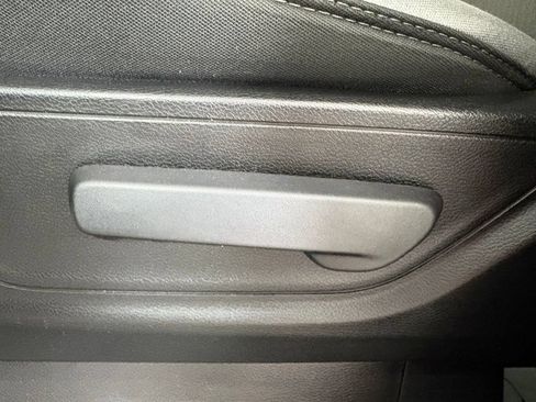 Used 2020 RAM 1500 Big Horn AWD/4WD image 11