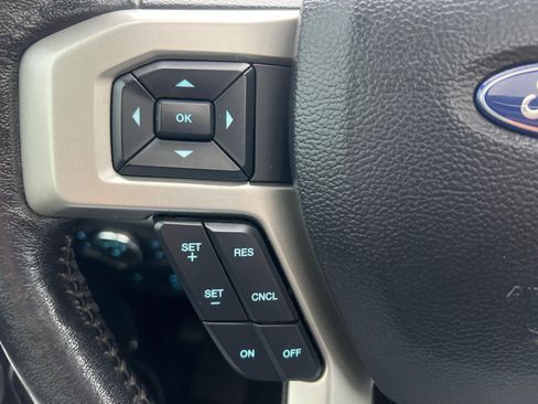 Used 2020 Ford F350 Lariat image 21