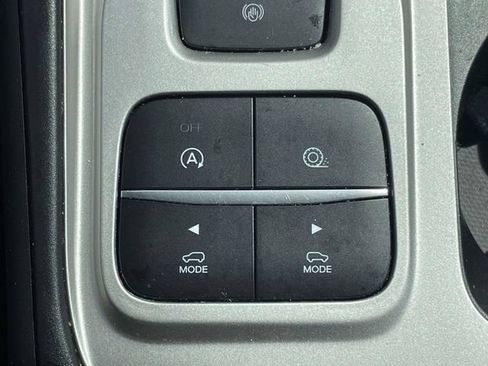 Certified 2024 Ford Explorer XLT RWD image 23