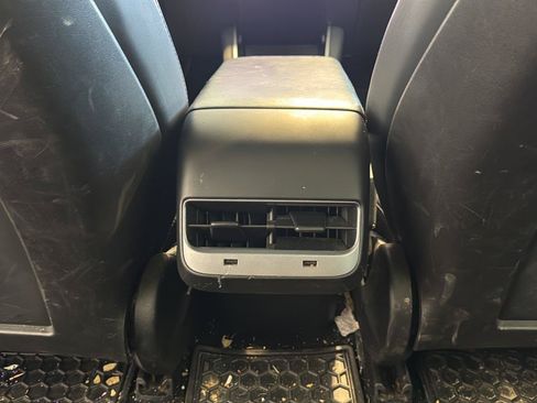 Used 2020 Tesla Model 3 Standard Range RWD image 27