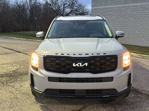 Used 2022 Kia Telluride EX w/ EX Premium Package image 6