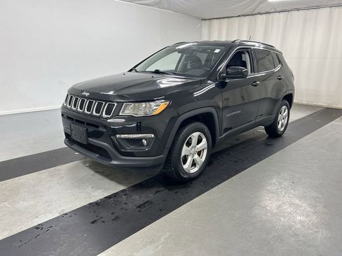 Used 2019 Jeep Compass Latitude w/ Popular Equipment Group image 5