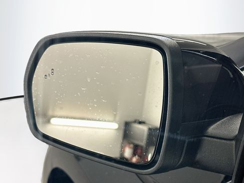 Used 2024 Ford Edge SEL AWD/4WD image 16