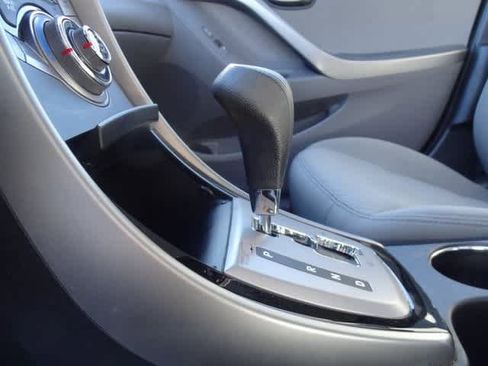 Used 2013 Hyundai Elantra GLS image 15