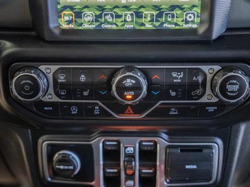 Used 2023 Jeep Gladiator Sport AWD/4WD image 23