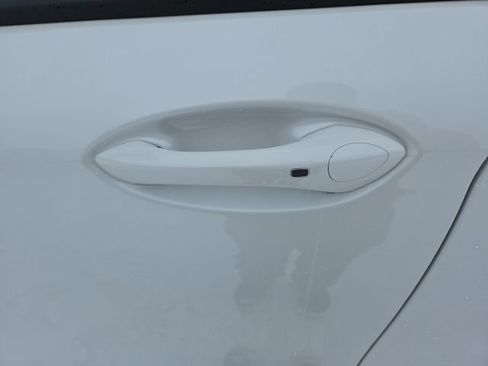 Used 2025 Buick Envista Avenir image 36