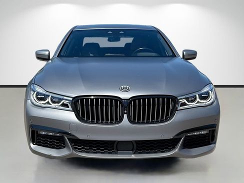 Used 2018 BMW 750i image 8