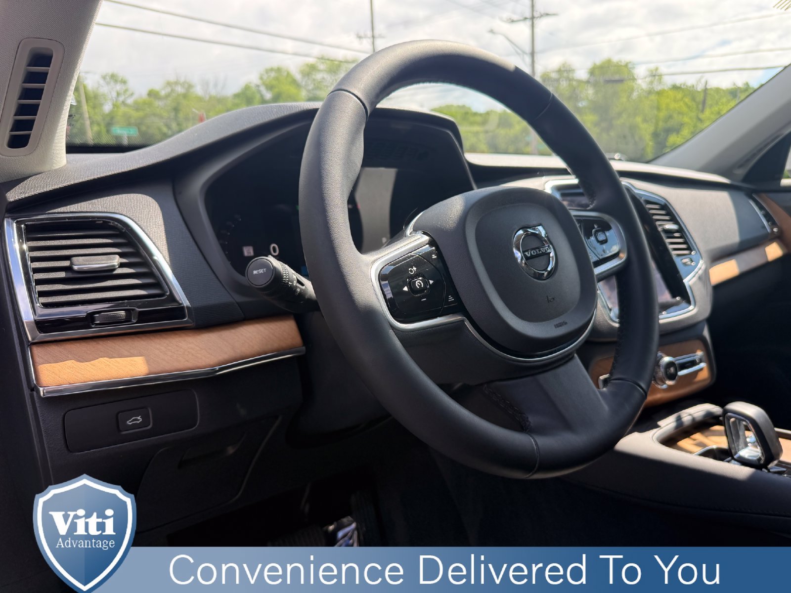 Certified 2023 Volvo XC90 B6 Plus w/ Protection Package Premier AWD/4WD image 17