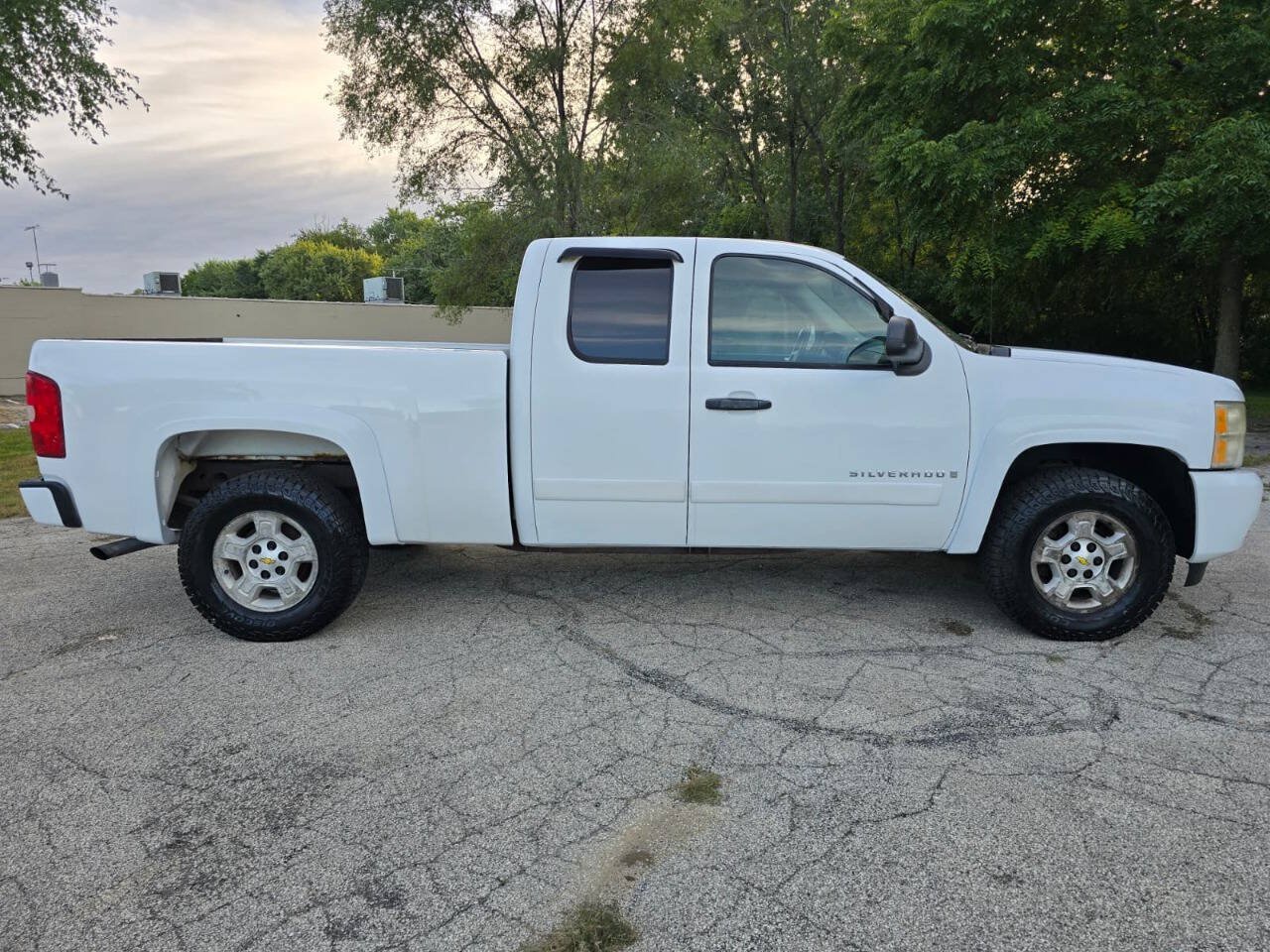 Used 2008 Chevrolet Silverado 1500 LT w/ Power Pack Plus AWD/4WD image 4