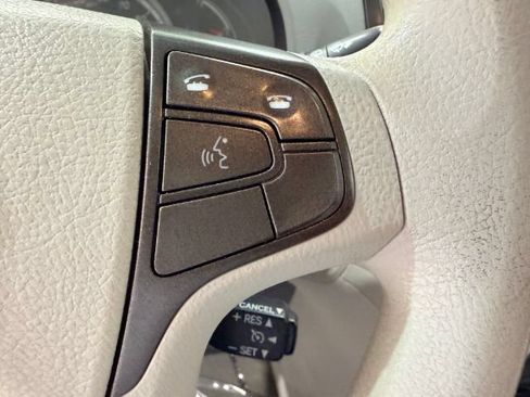 Used 2012 Toyota Sienna LE w/ Towing Pkg FWD image 18