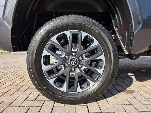 New 2026 Toyota Tundra Limited AWD/4WD image 19