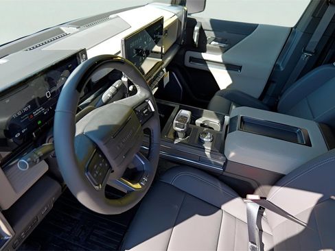 New 2026 GMC Hummer EV 4x4 Crew Cab image 8