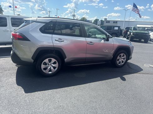 Used 2019 Toyota RAV4 LE w/ Carpet Mat Package FWD image 4