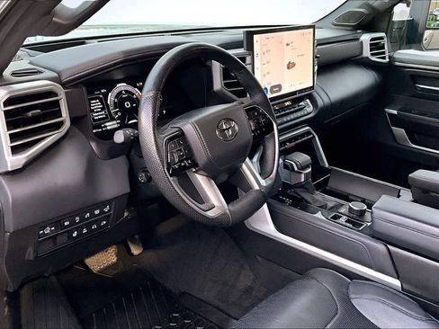 Used 2022 Toyota Tundra Platinum image 2