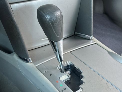 Used 2010 Toyota Camry image 19