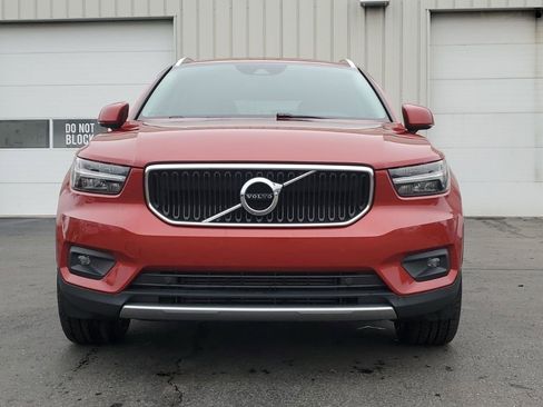 Used 2021 Volvo XC40 T5 Momentum w/ Climate Package image 2
