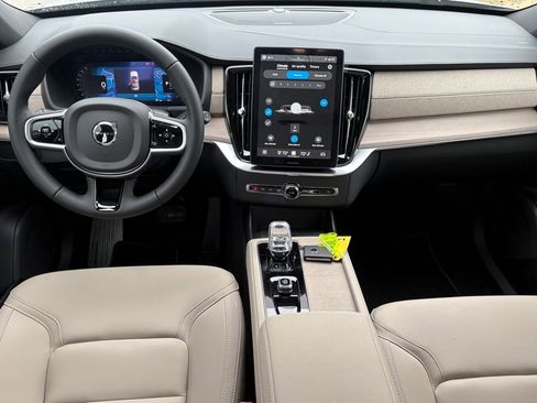 New 2026 Volvo XC90 B6 Plus w/ Protection Package Premier image 10