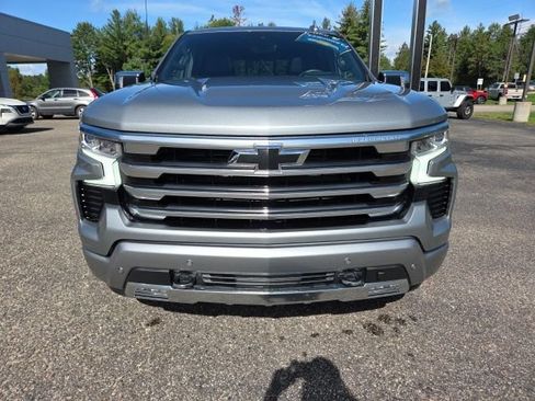 Used 2024 Chevrolet Silverado 1500 High Country AWD/4WD image 3