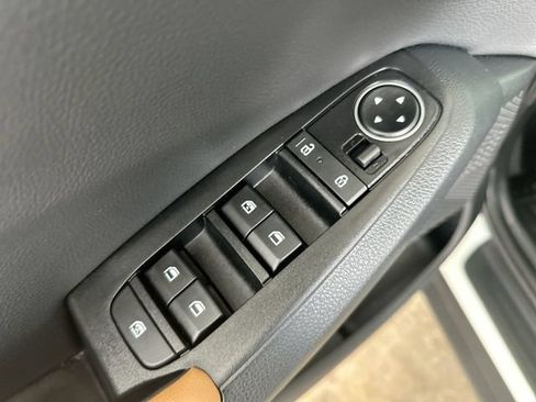 Certified 2025 Kia Seltos EX w/ EX Sunroof Package AWD/4WD image 17