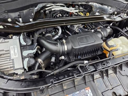 Used 2020 Ford Explorer Platinum w/ Premium Technology Package AWD/4WD image 25