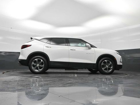 Used 2023 Chevrolet Blazer LT AWD/4WD image 32