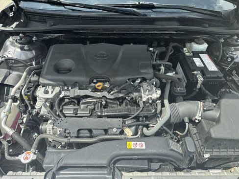 Used 2021 Toyota Camry LE FWD image 11
