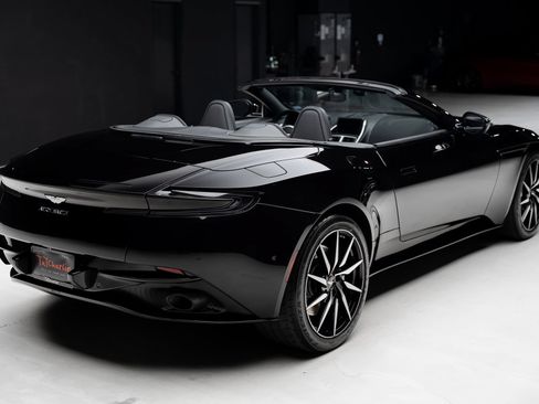 Used 2019 Aston Martin DB11 Volante RWD image 8