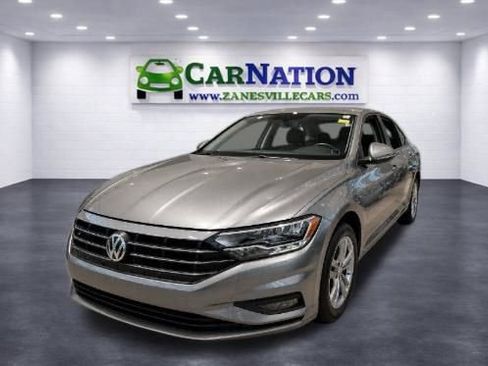 Used 2019 Volkswagen Jetta R-Line FWD image 1