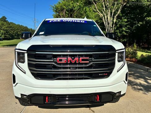 Used 2025 GMC Sierra 1500 AT4 AWD/4WD image 2
