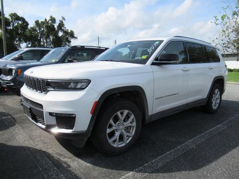 Used 2023 Jeep Grand Cherokee L Limited AWD/4WD image 2