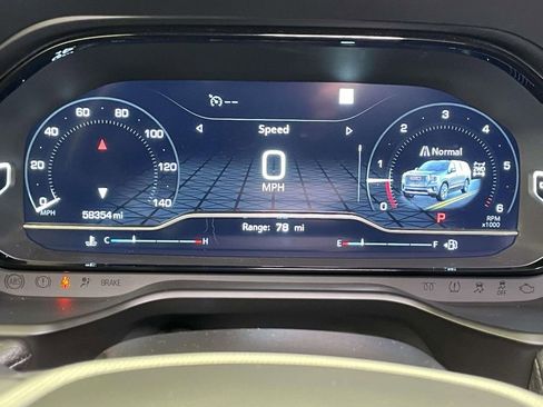 Used 2022 GMC Yukon Denali w/ Denali Premium Package image 43