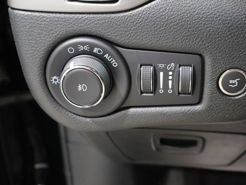 Certified 2022 Jeep Cherokee Latitude Lux AWD/4WD image 32