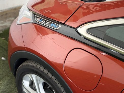 Used 2020 Chevrolet Bolt LT image 14