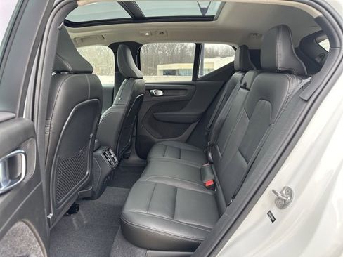 Certified 2024 Volvo XC40 B5 Core image 13