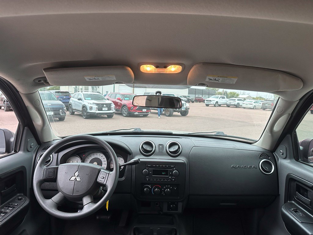 Used 2006 Mitsubishi Raider LS AWD/4WD image 24