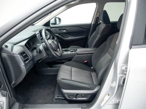 Used 2025 Nissan Rogue SV AWD/4WD image 24