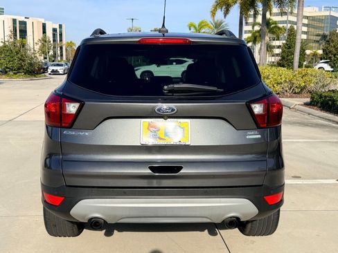 Used 2019 Ford Escape SEL image 10