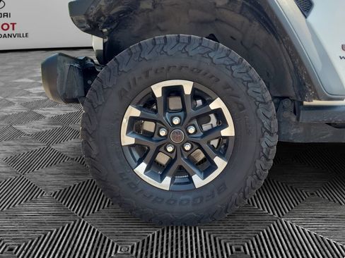 Used 2026 Jeep Wrangler Unlimited Rubicon AWD/4WD image 14