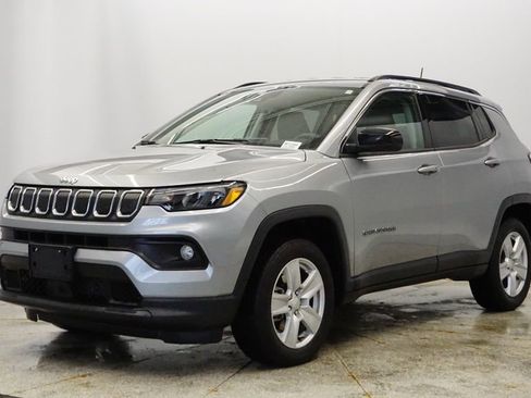 Certified 2022 Jeep Compass Latitude image 1