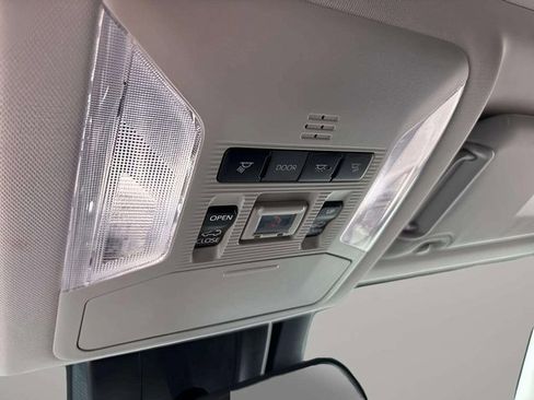 Used 2022 Toyota RAV4 XLE Premium image 16