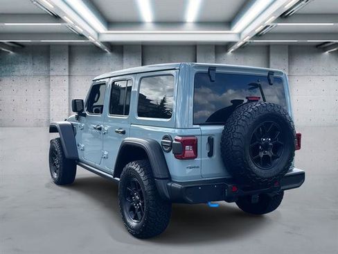 Used 2024 Jeep Wrangler Unlimited image 5