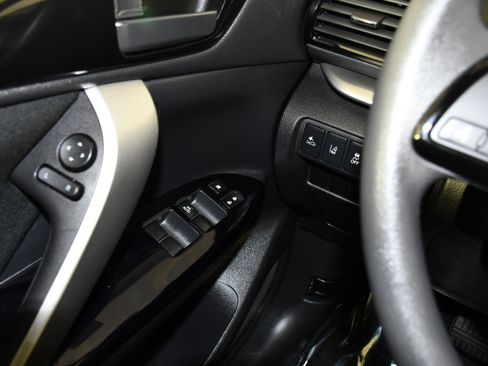 Used 2024 Mitsubishi Eclipse Cross LE AWD/4WD image 32