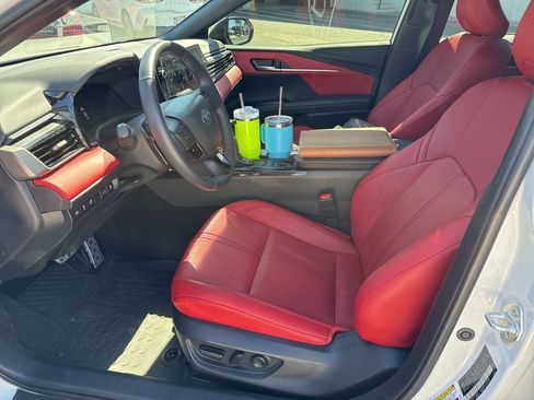 Used 2025 Toyota Camry XSE image 7