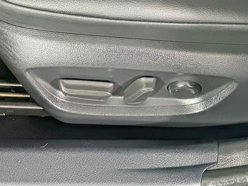 Used 2024 Toyota Camry SE image 13