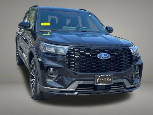 Used 2025 Ford Explorer ST-Line image 8