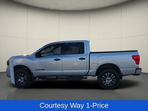 Used 2021 Nissan Titan SV w/ SV Convenience Package AWD/4WD image 4