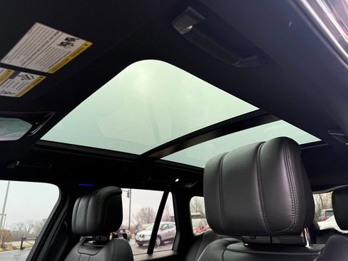 Used 2018 Land Rover Range Rover Supercharged image 17